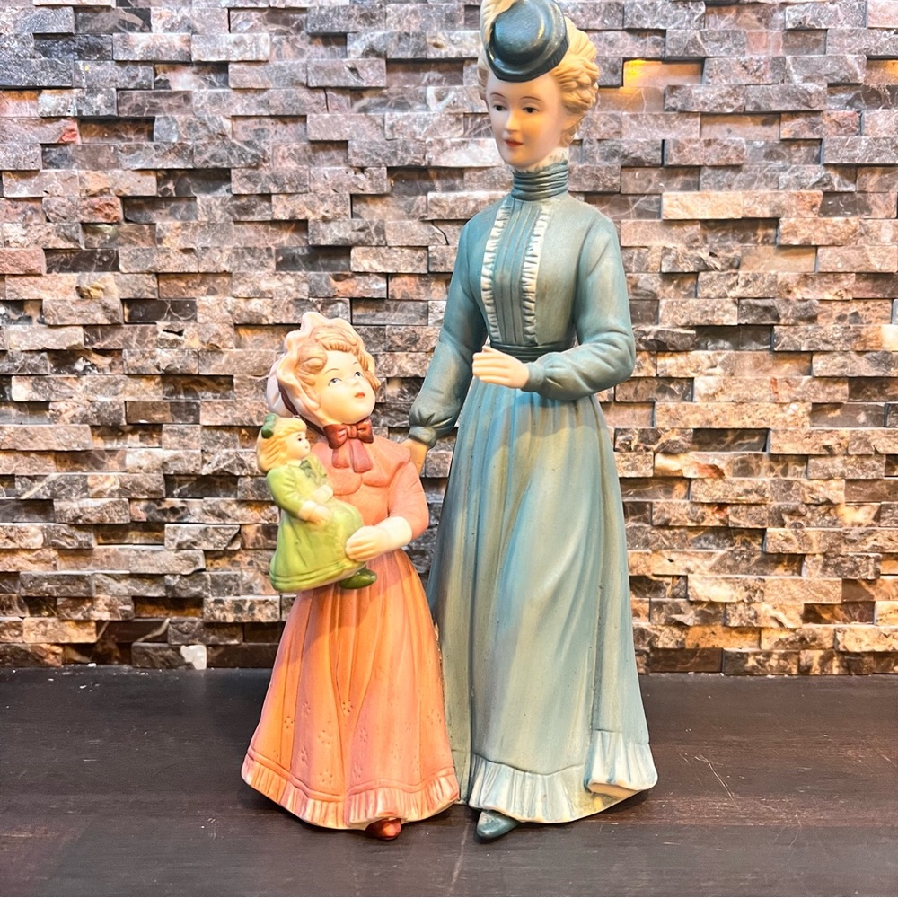Vintage Homco Mother and child figurine